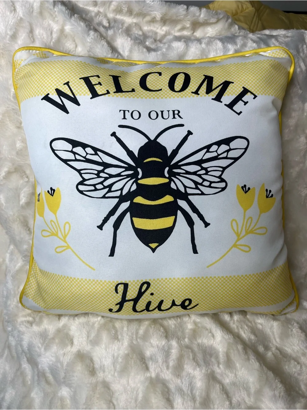 NWOT Welcome to Our Hive Outdoor Throw Pillow 15”x15”